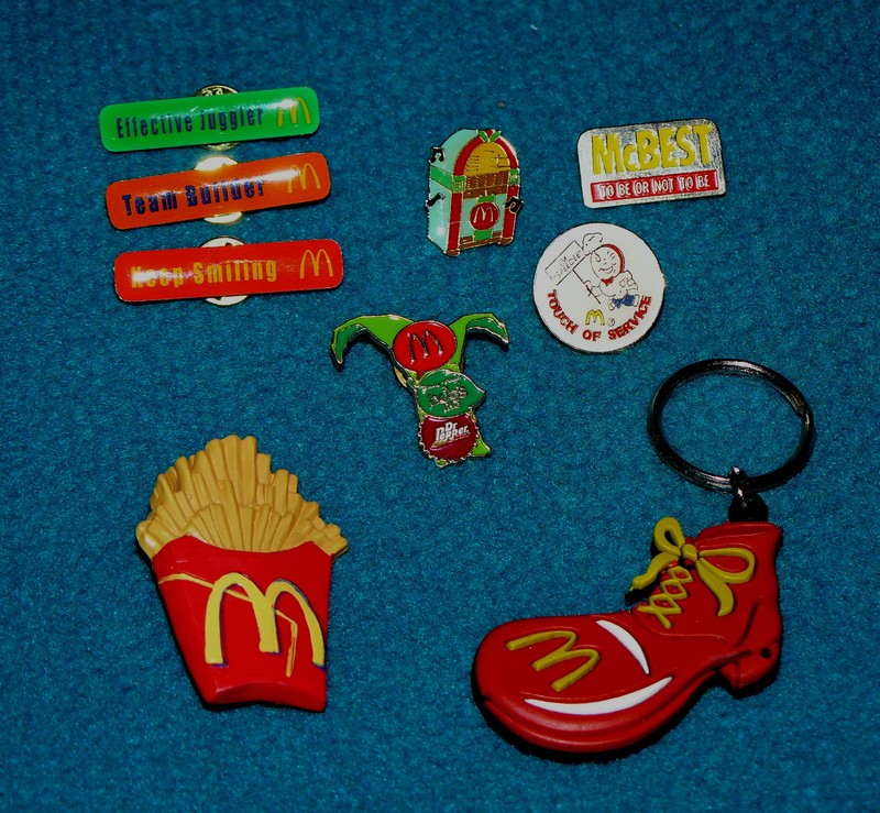 Genuine Vintage McDONALDS Employee Lapel Pin SPEEDEE Advertising Mascot Scarce