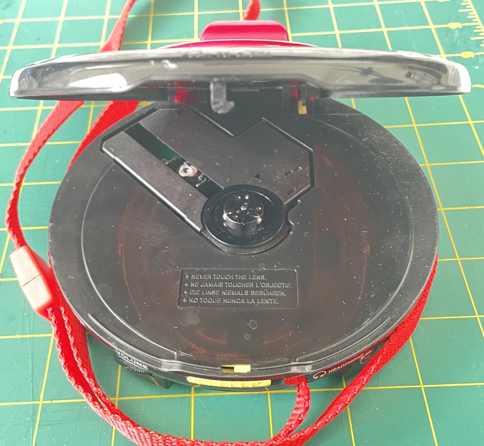 Disney Pixar: Lightning McQueen Disc Player_FOR PARTS ONLY