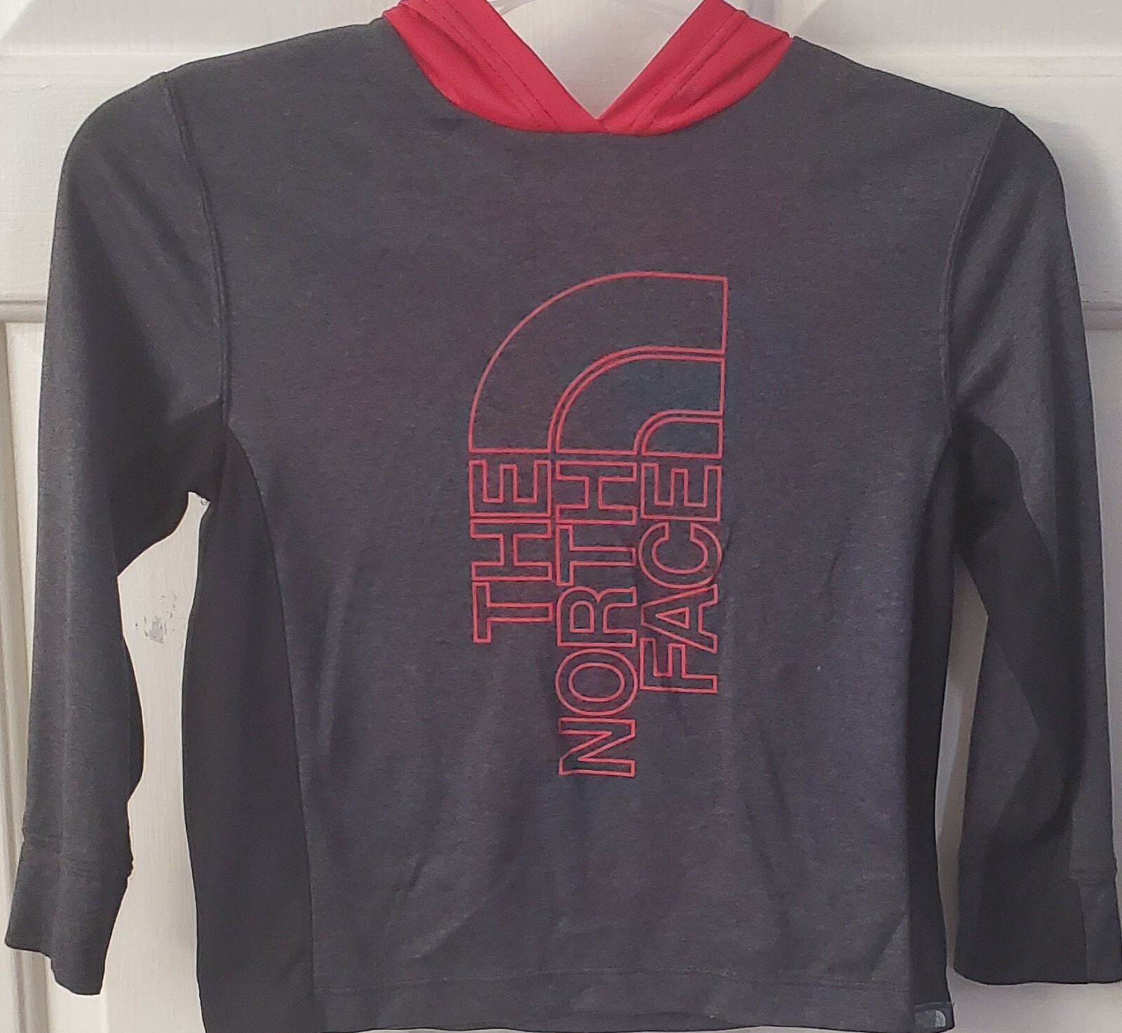 The North Face Boys size XS 6 Gray and Red FLASHDRY Hoodie