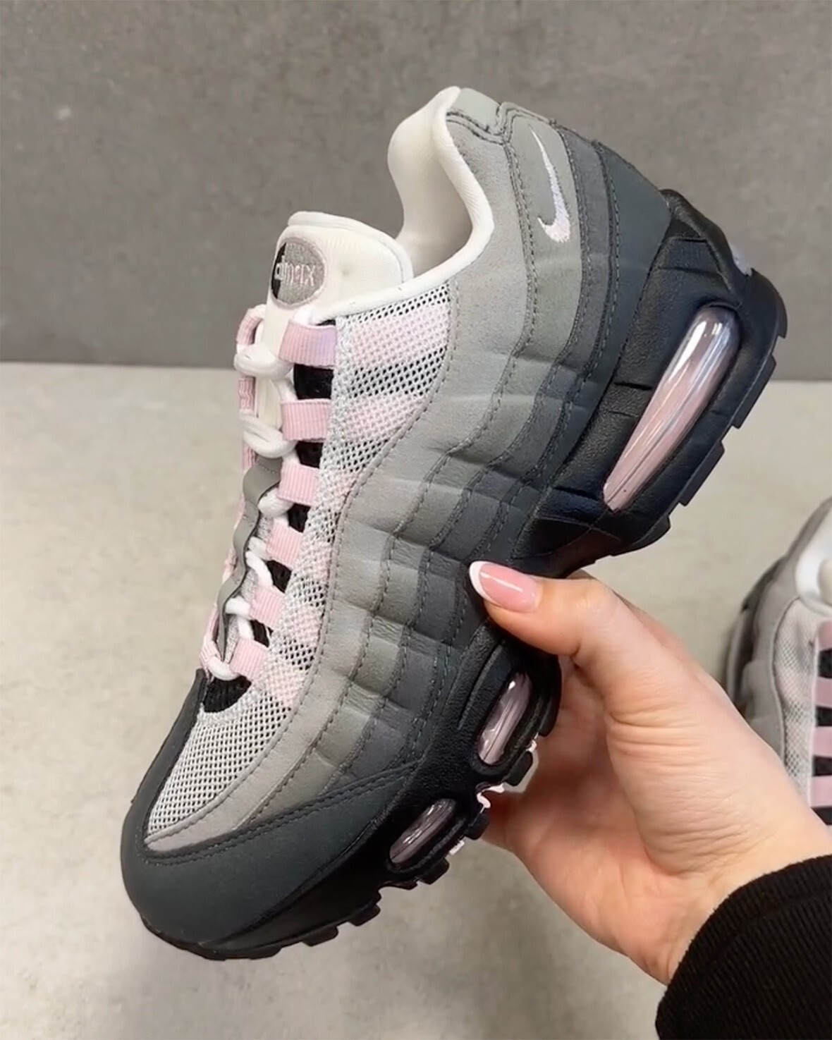 靴 Nike Air Max 95 Big Bubble Pink Foam Air Max 95 Big Bubble “Pink Foam” Review & On Feet - YouTube