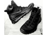 nike lupinek flyknit triple black