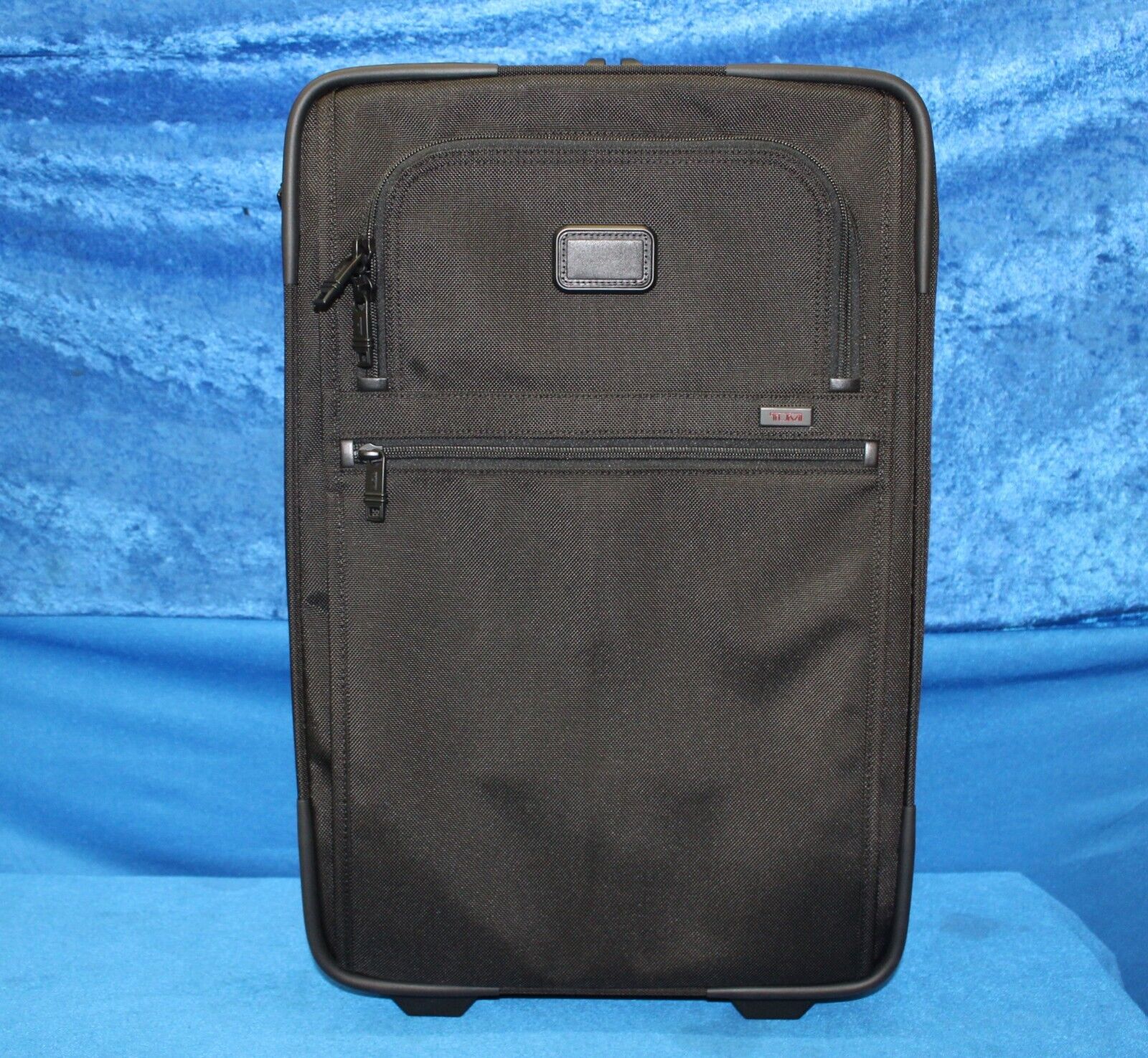 New Tumi Alpha 2 International Expandable 22 New Tumi Alpha 2 International Expandable 22