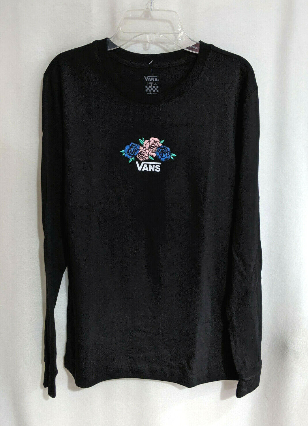 Vans Women's Black/Floral Check Long Sleeve Tee (VN0A4Q3JBLK Vans Women's Black/Floral Check Long Sleeve Tee (VN0A4Q3JBLK
