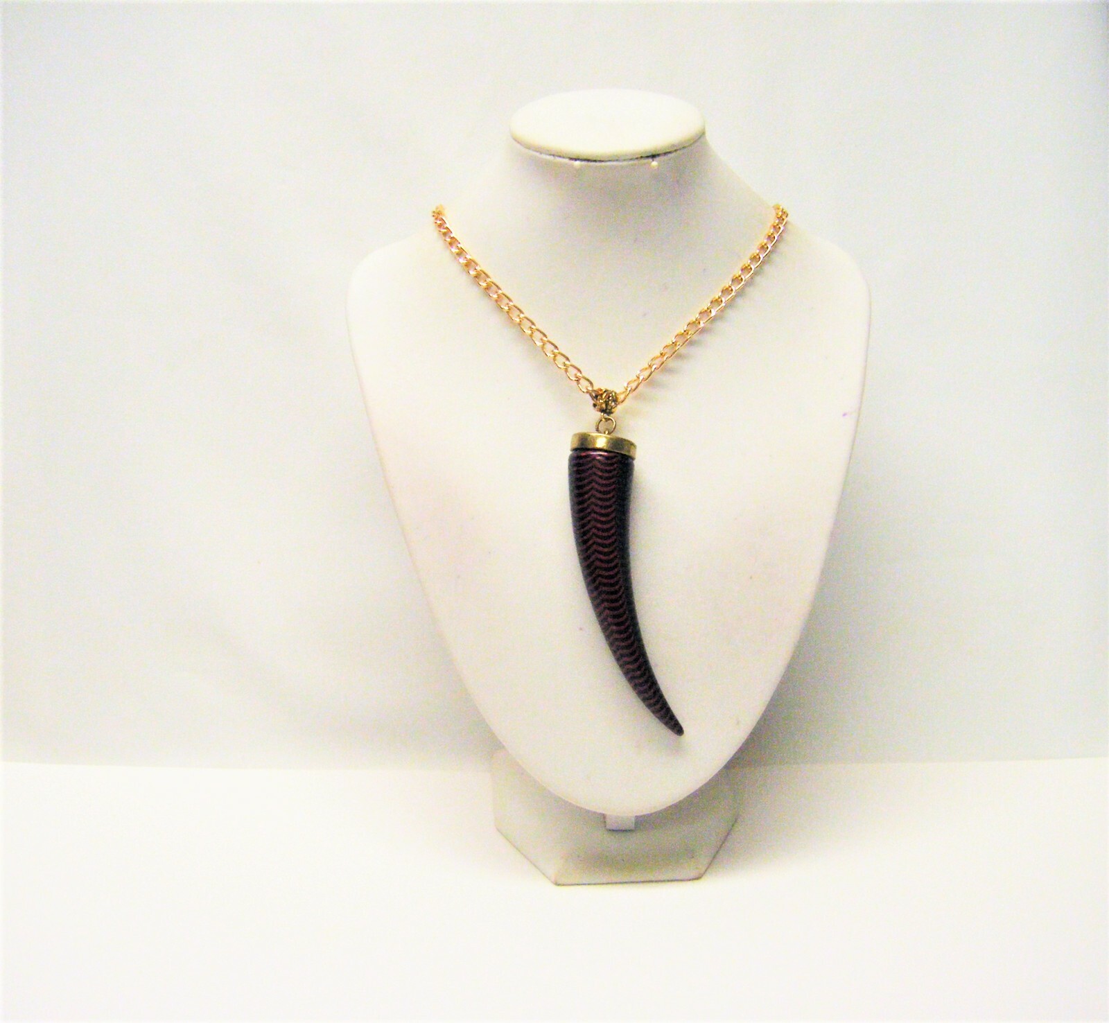 ★OY★HORN BEAD NECKLACE - BLACK★正規品/韓国直送料込/人気 Black Horn Pendant and Batik Bone African Trade Beads