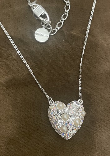 【Givenchy】Gold-Tone Stone Heart Pendant Necklace, GIVENCHY Heart Light Stone Necklace Accessories Gold Tone