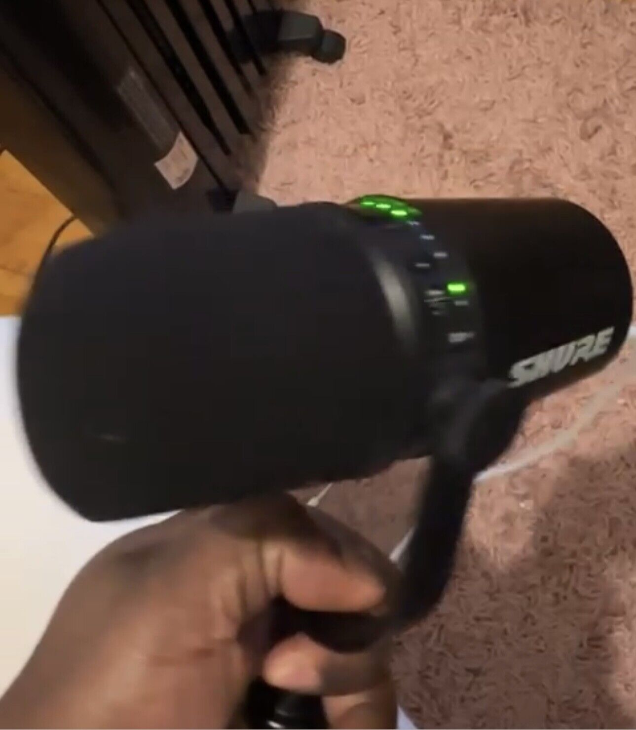 Shure MV7+ XLR/USB-C Dynamic Podcasting Microphone (Black Shure MV7+ XLR/USB-C Dynamic Podcasting Microphone (Black