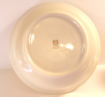 LENOX CHRISTMAS HOLLY BERRIES 9 1/2