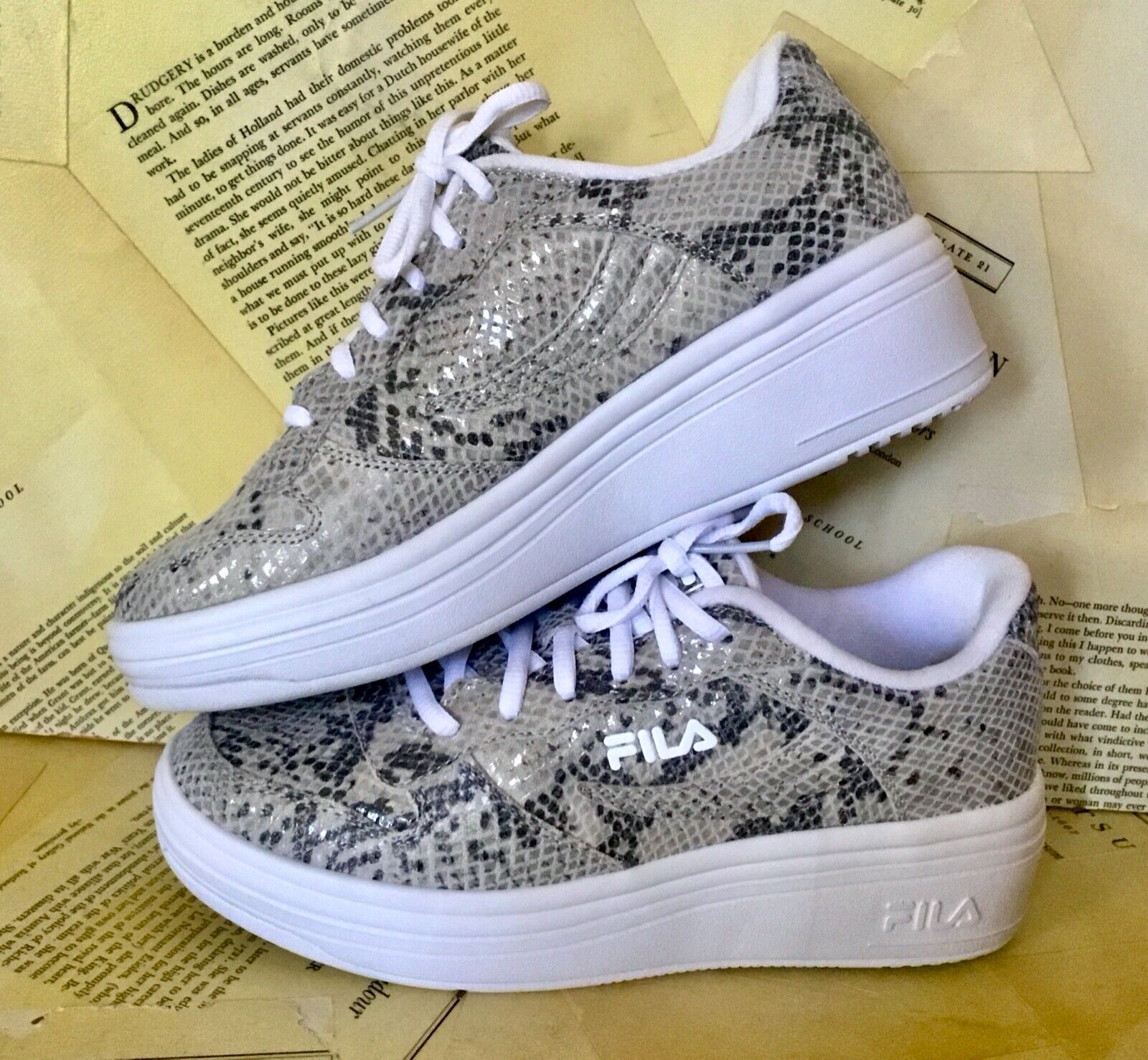 Кроссовки Fila на платформе Ray Tracer Platform Snakeskin Emboss Black Silver 7,5 НОВИНКА