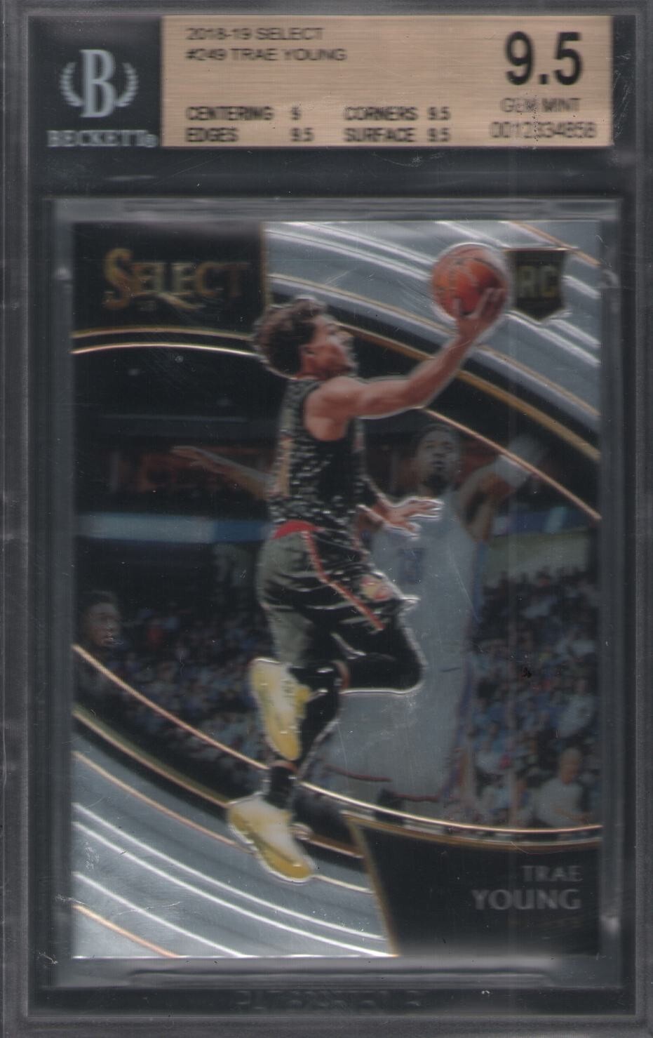 TRAE YOUNGのRC COURTSIDE 2019-20 Hoops Premium Trae Young Silver Courtside Prizm
