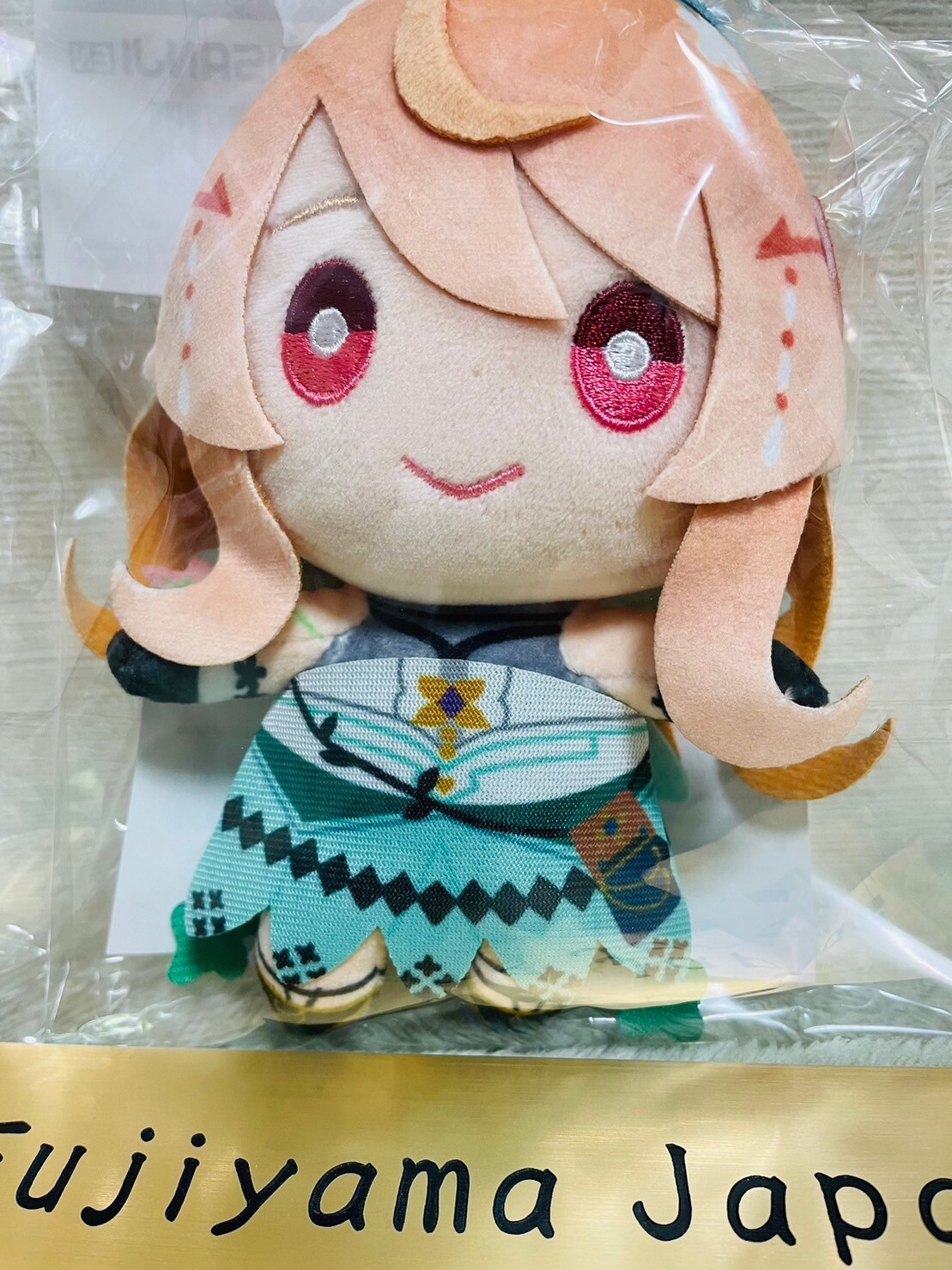 2、ニュイ、プレミエ NIJISANJI LazuLight 2nd Anniversary Nijinui Pomu Rainpuff