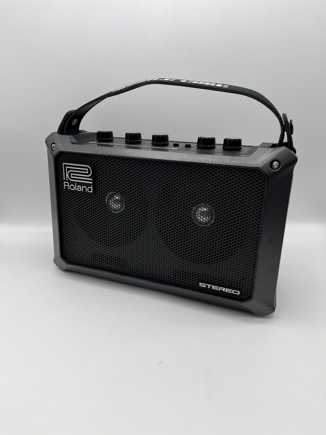 Roland MB-CUBE Mobile Cube Black compact battery-powered