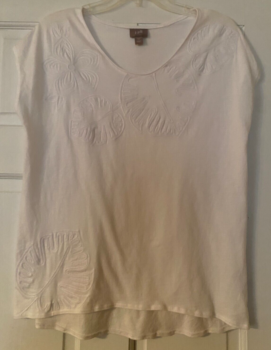 JILL♪ J. JILL Top Sz XS Stretch White Embroidered Floral Cap Sleeve V