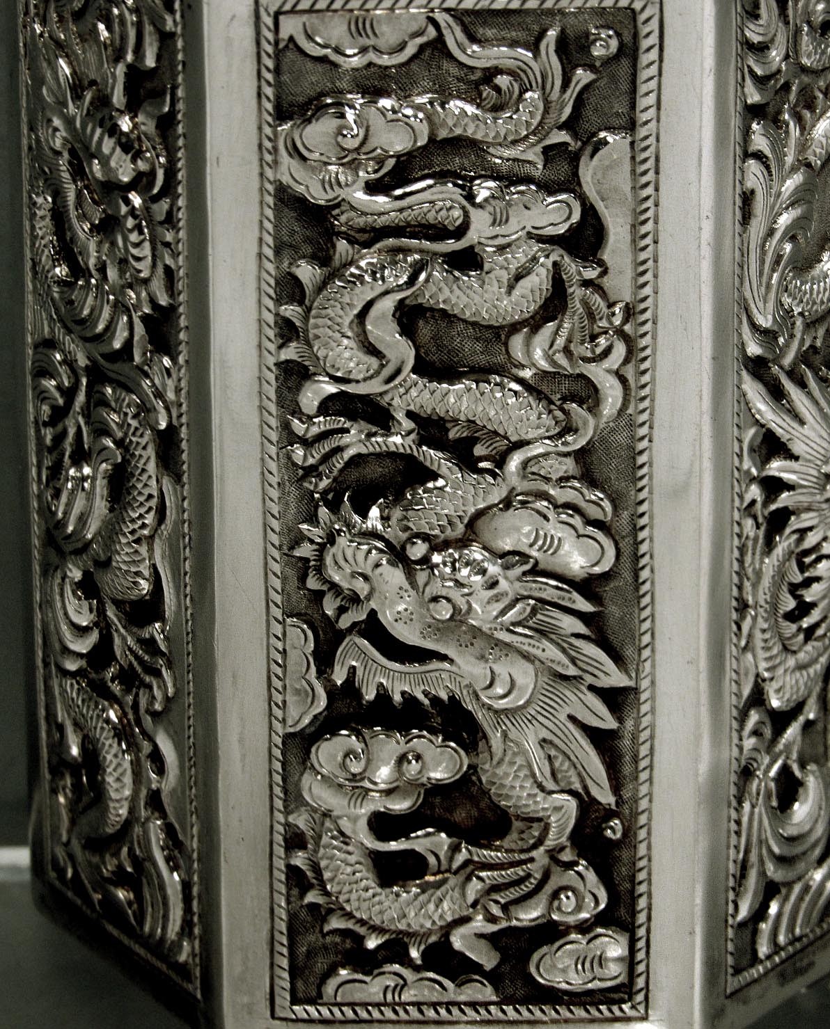 Chinese Export Silver Tea Caddy    c1890 Tuck Chang  - DRAGONS  -
