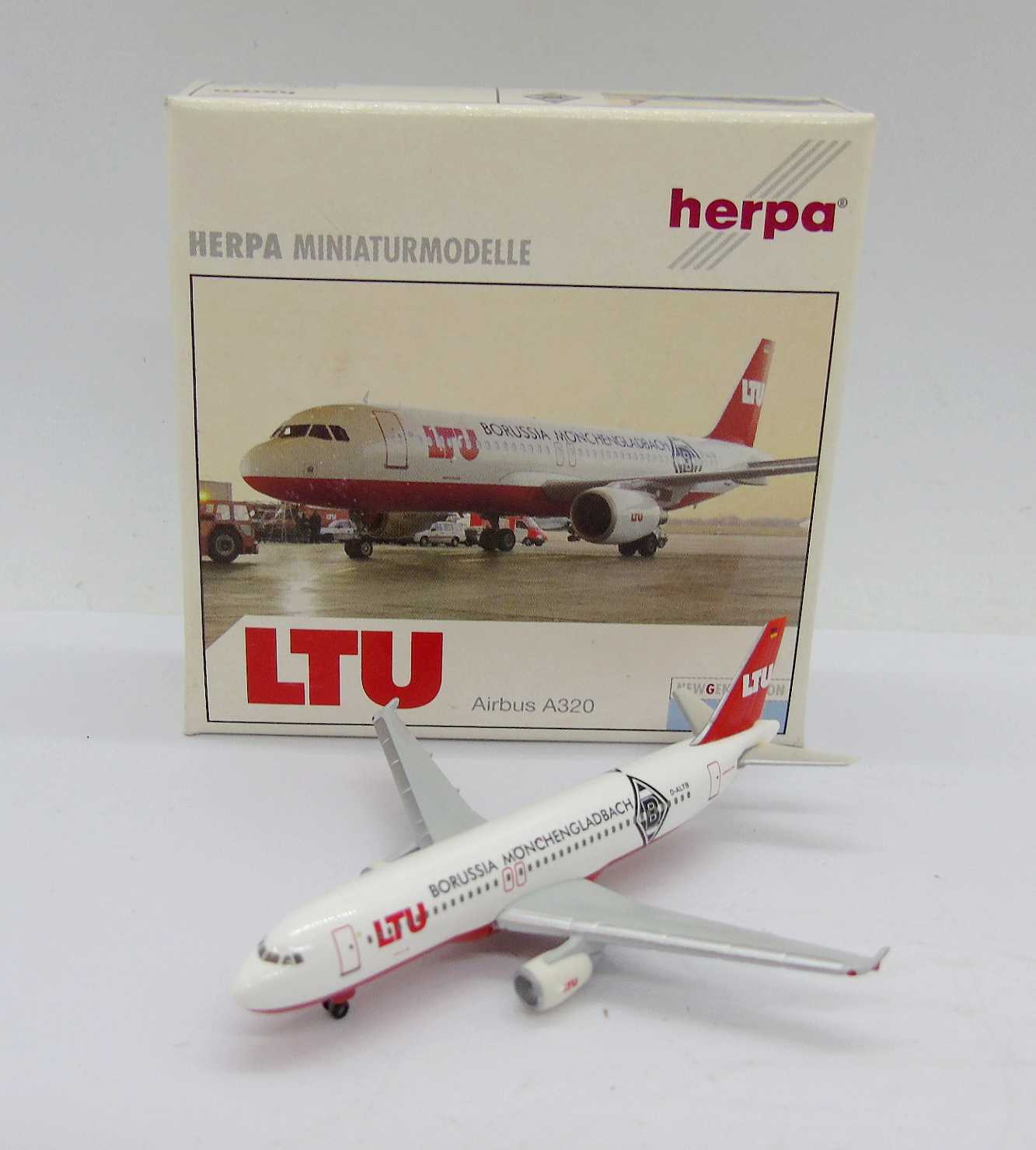 31481 HERPA WINGS / GERMANY / AIRBUS A320 LTU BORUSSIA