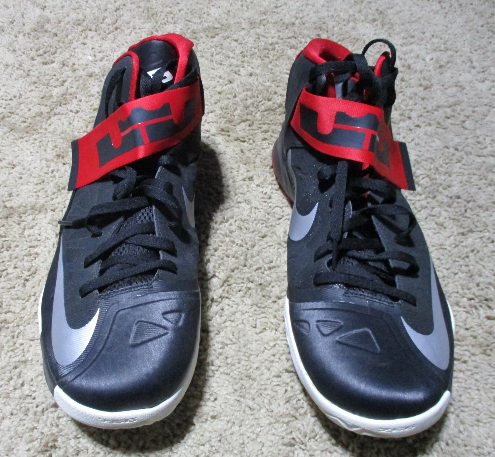 the new lebron james tennis shoes