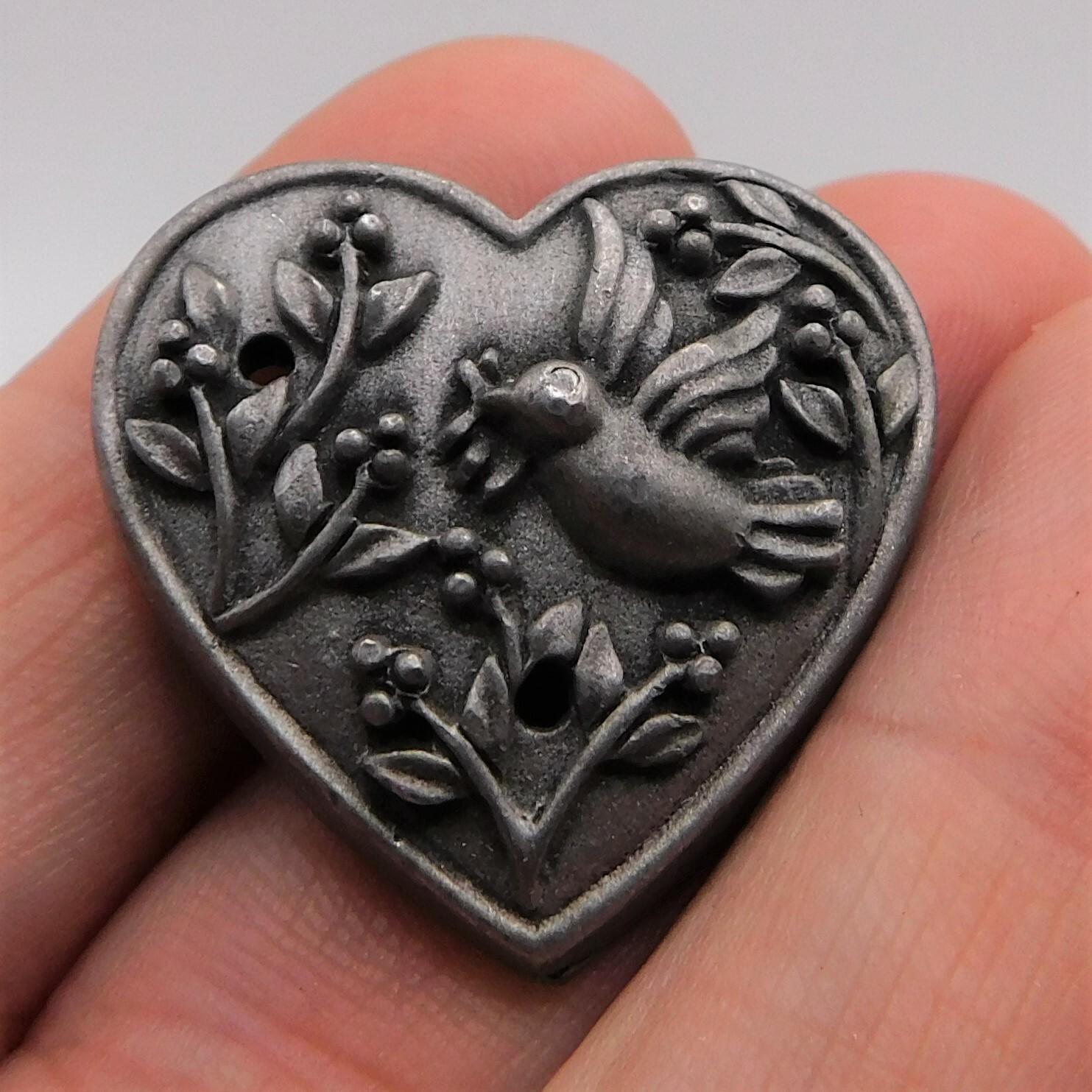 アクセサリー TOGA flower brooch Vintage Torino Pewter Heart Brooch/Pin Raised pattern of