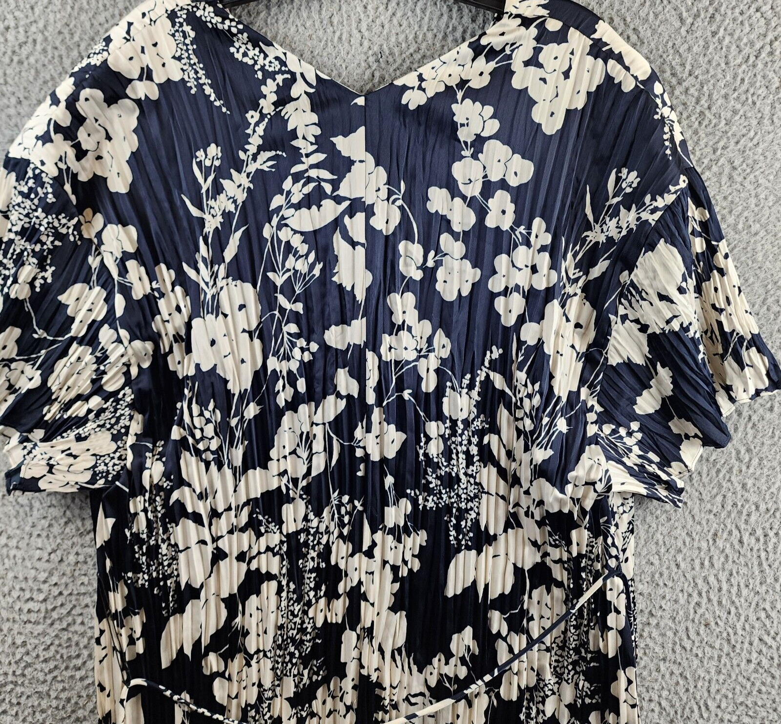 Vince Arboretum Floral Pleated Satin Dress Women's L Coastal Belted Pullover - Picture 12 of 13