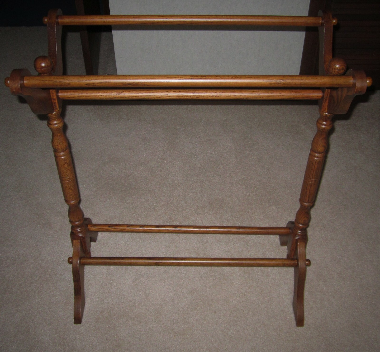 Vintage Solid Oak Wooden Quilt Rack Stand Blanket Bedspread Storage Display