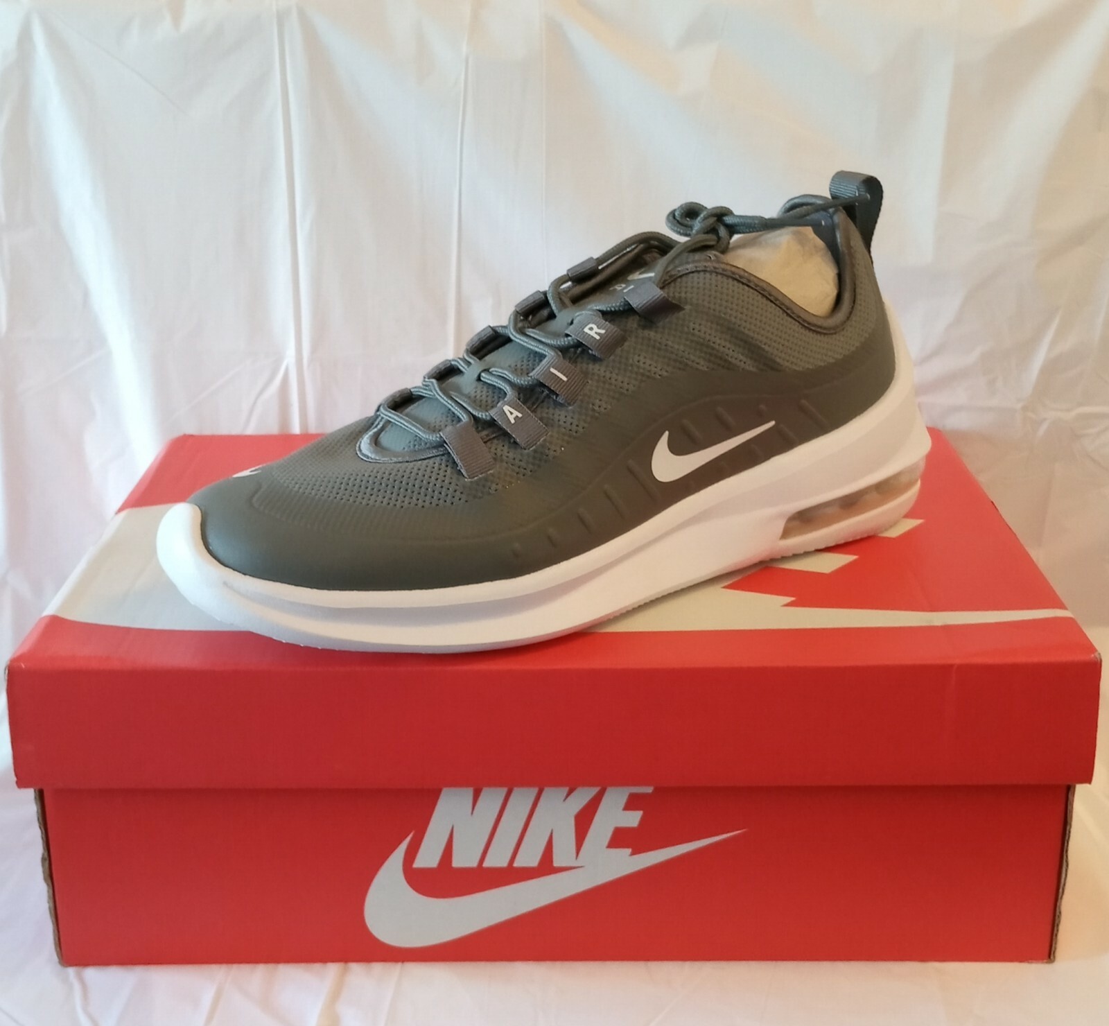 grey air max axis