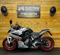 Suzuki GSX-8R / 2024 (73) model / under 3k miles 