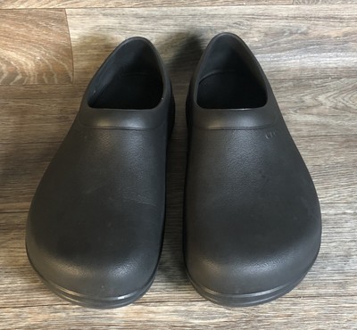 black crocs slip resistant