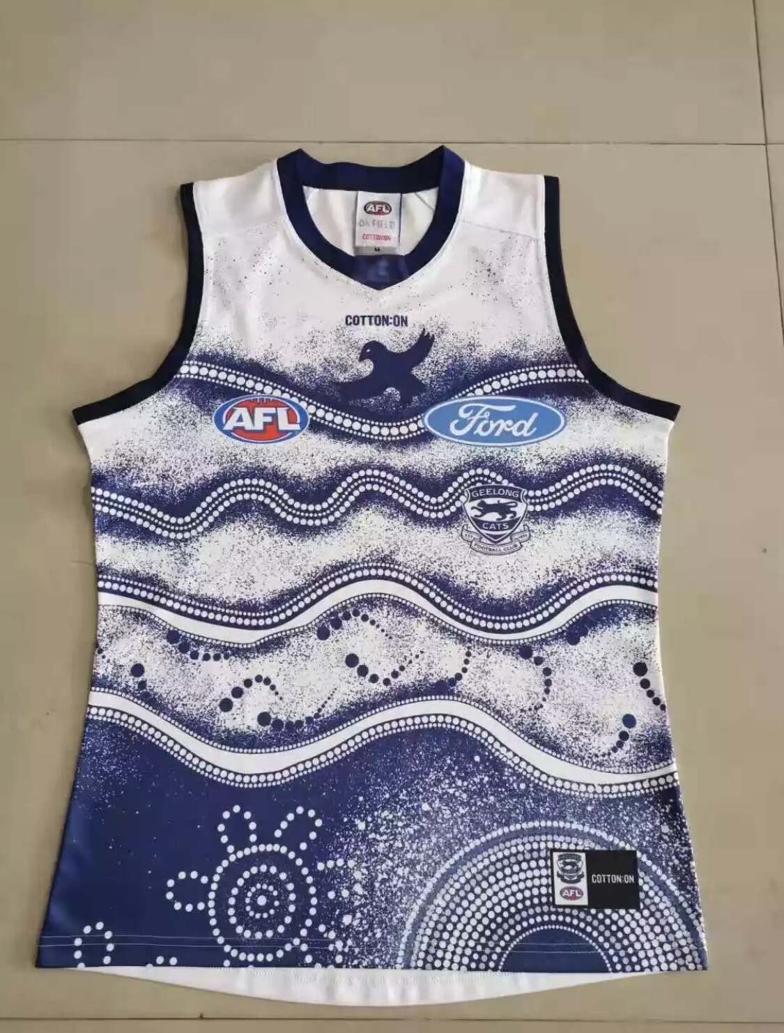 【海外XLサイズ】AFL ジーロング・キャッツ '24 ホームガーンジー 海外XLサイズ】AFL ジーロング・キャッツ '24 ホームガーンジー