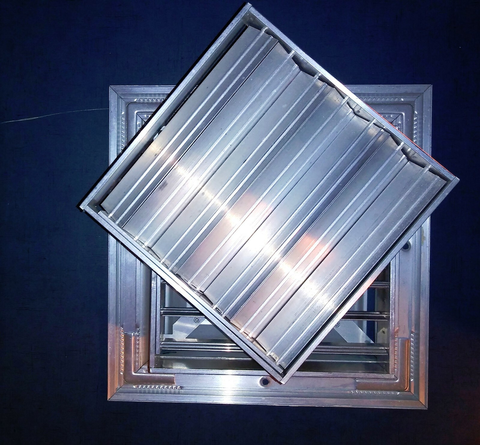 11X11 ADJUSTABLE AIR SUPPLY DIFFUSER - HVAC