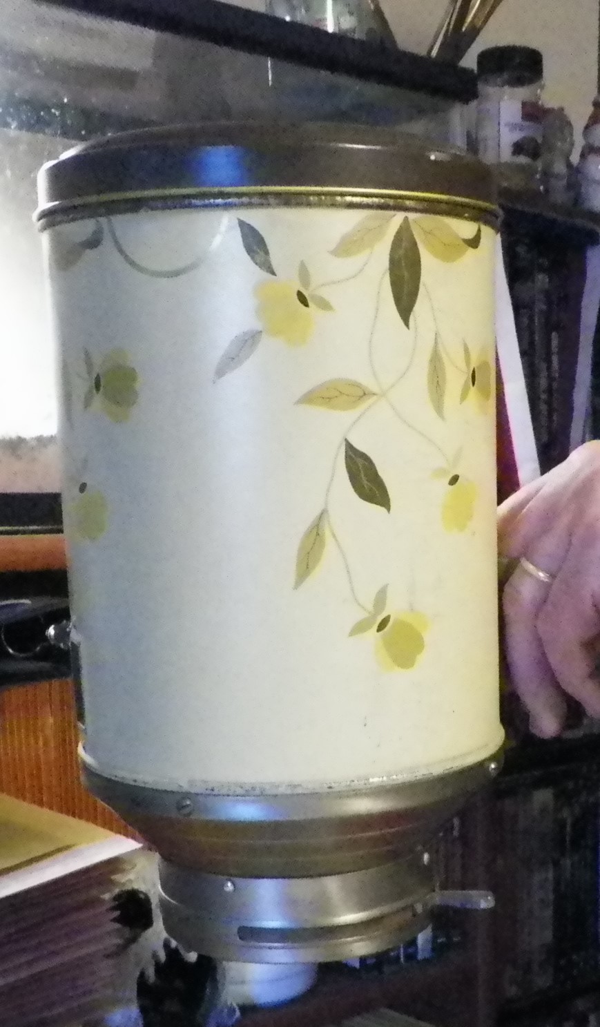 AUTUMN LEAF BY HALL MEAS-O-MATIC METAL COFFEE DISPENSER AND LID 1941