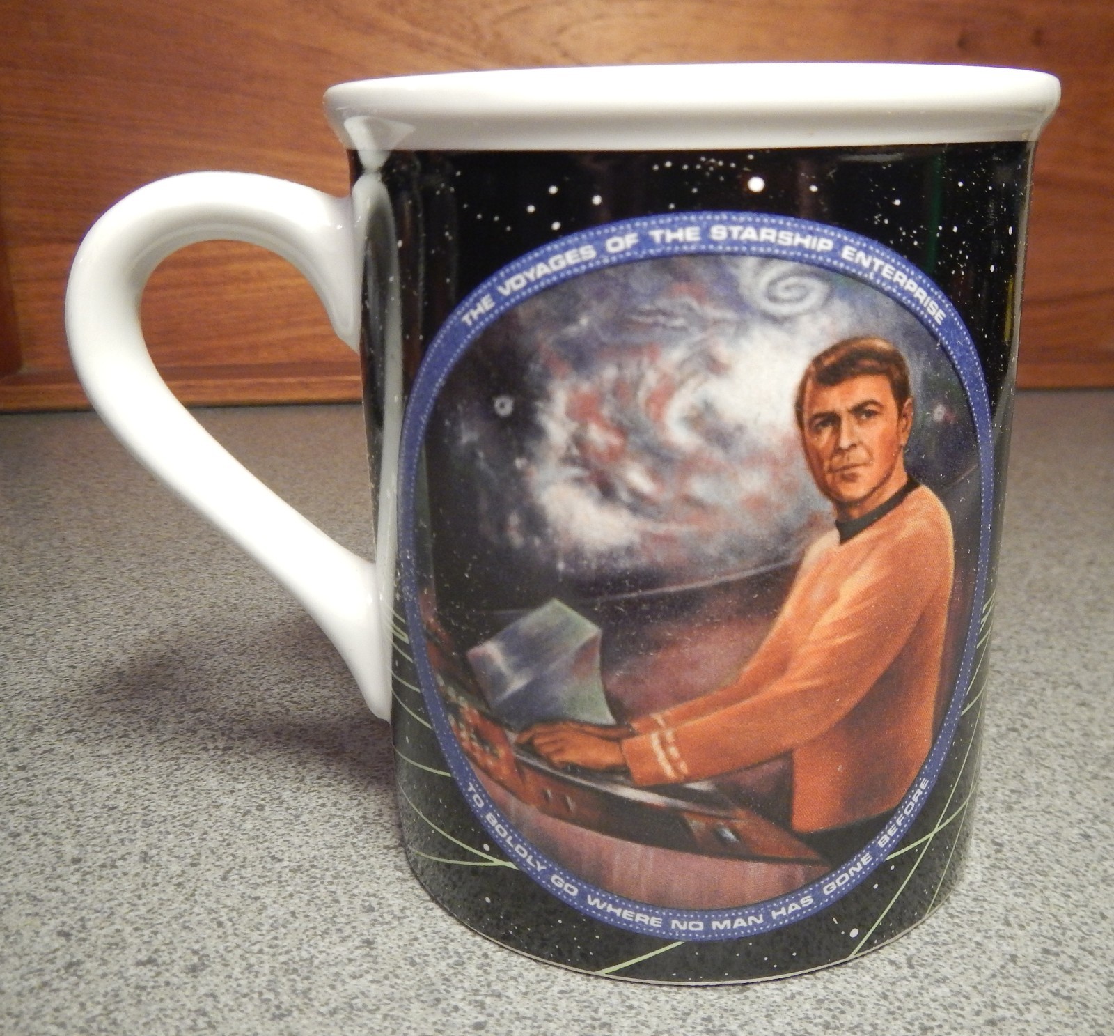 HAMILTON COLLECTION STAR TREK SET OF 8 COFFEE MUGS  VINTAGE 1983