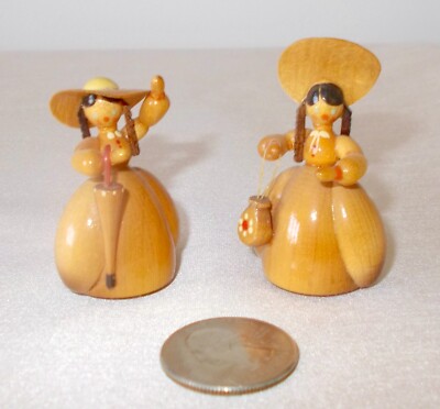 Vtg Erzgebirge Wooden Extreme Miniatures:Ladies Go Shopping & Hail a Cab Germany