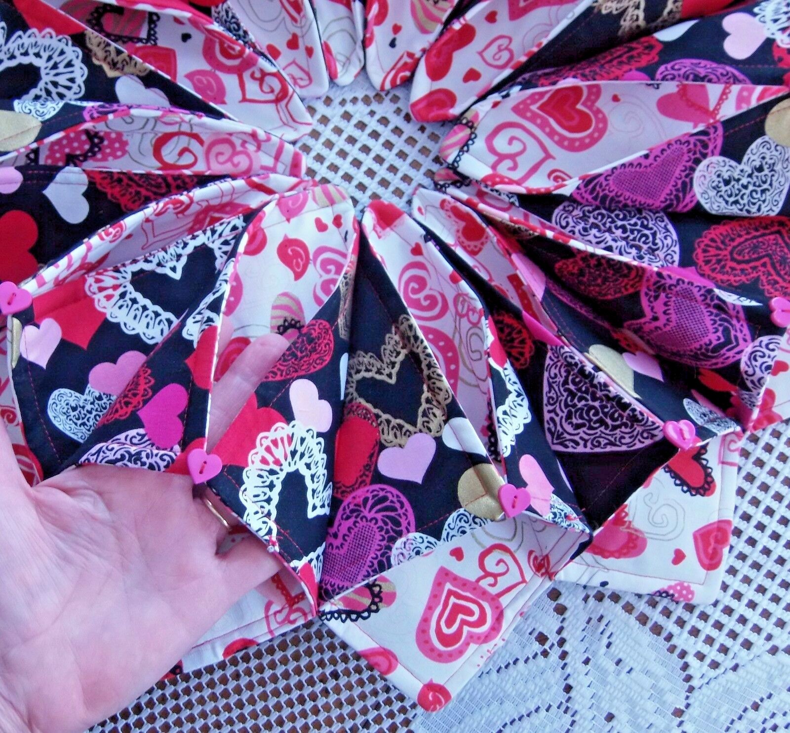 * Valentines Day Handmade Table Centrepiece Quilt 19