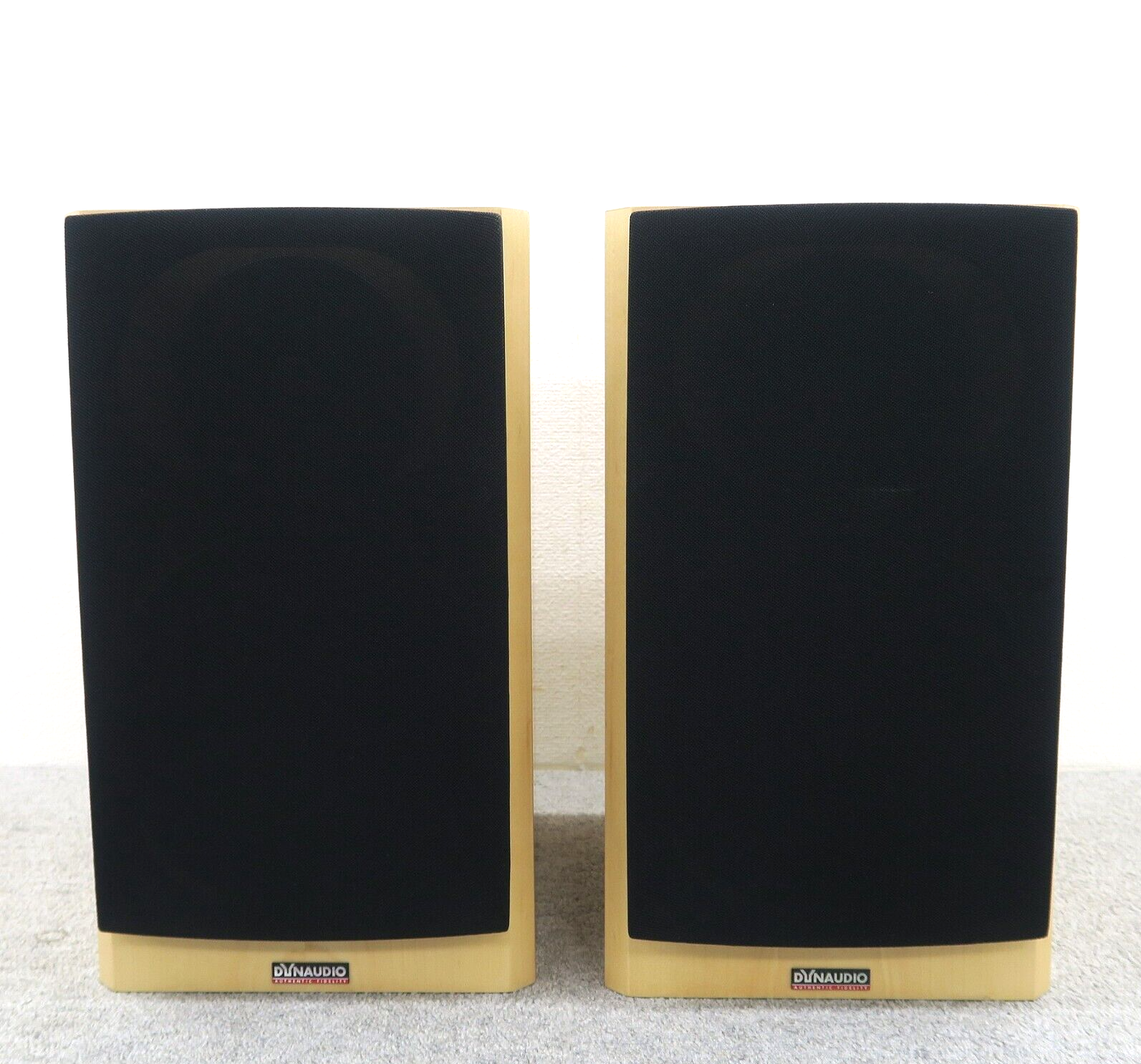 Dynaudio Focus 140 High-End 2-Way Pair Bookshelf Speaker