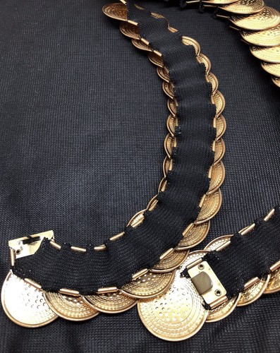 Vintage Fashion Textured Gold Tone Metal Disc Stretchable Belt 27.5”