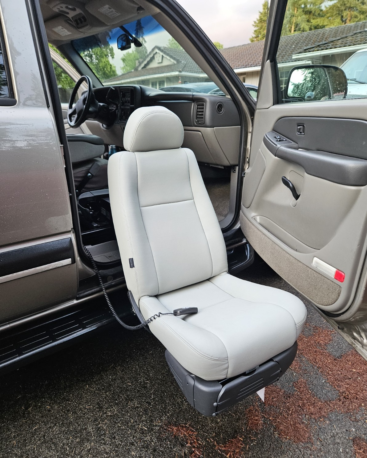 BraunAbility Turny® Evo Gen2 (M129) Transfer Seat - Includes