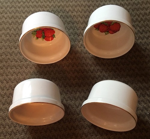 Set of 4 Vintage John Wagner & Sons Strawberry Bowl, jelly, Ramekin trinket dish