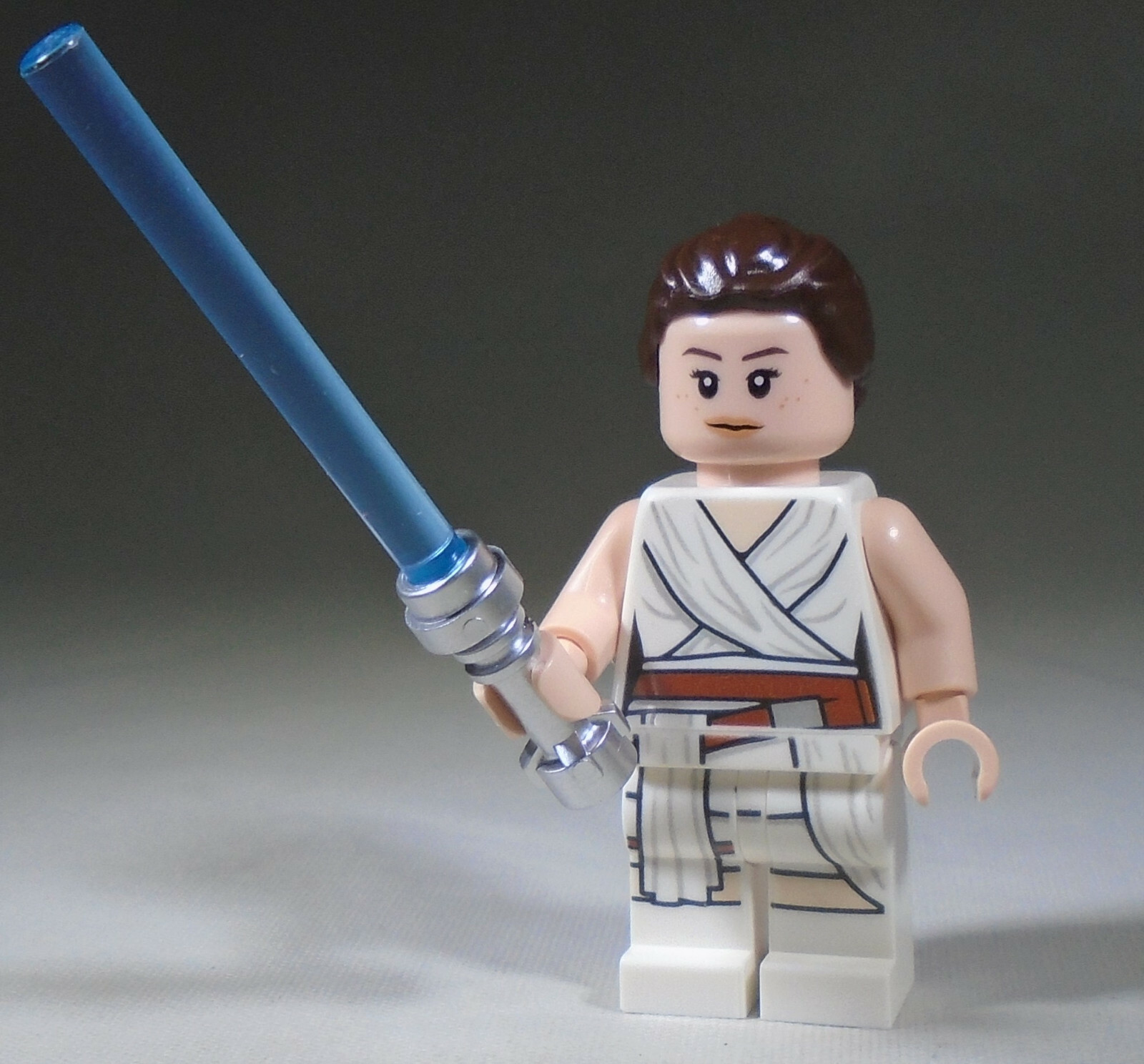 new LEGO Star Wars–The Rise of Skywalker Minifig - Rey with lightsaber |  eBay