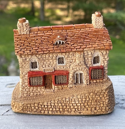RARE Vintage Lilliput Lane Drapers Great Britain Handmade