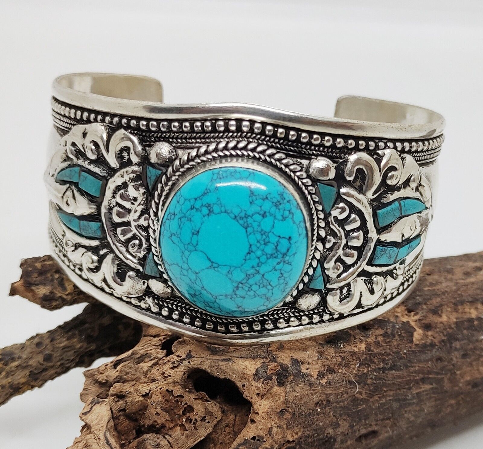 ALAYA Old Tibetan Turquoise Bracelet - アクセサリー ALAYA Old Tibetan Turquoise Bracelet - アクセサリー
