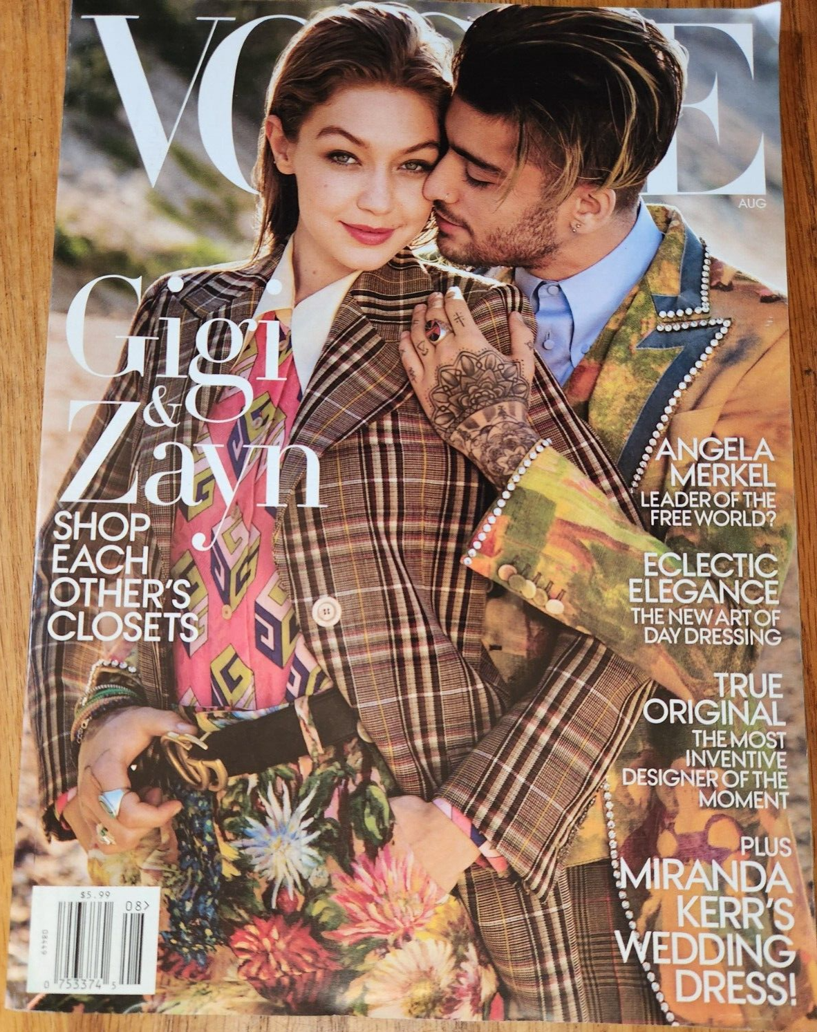 その他 Vogue US Magazine August 2017 Vogue Magazine August 2017 Gigi Hadid Zayn Malik SHOP EACH