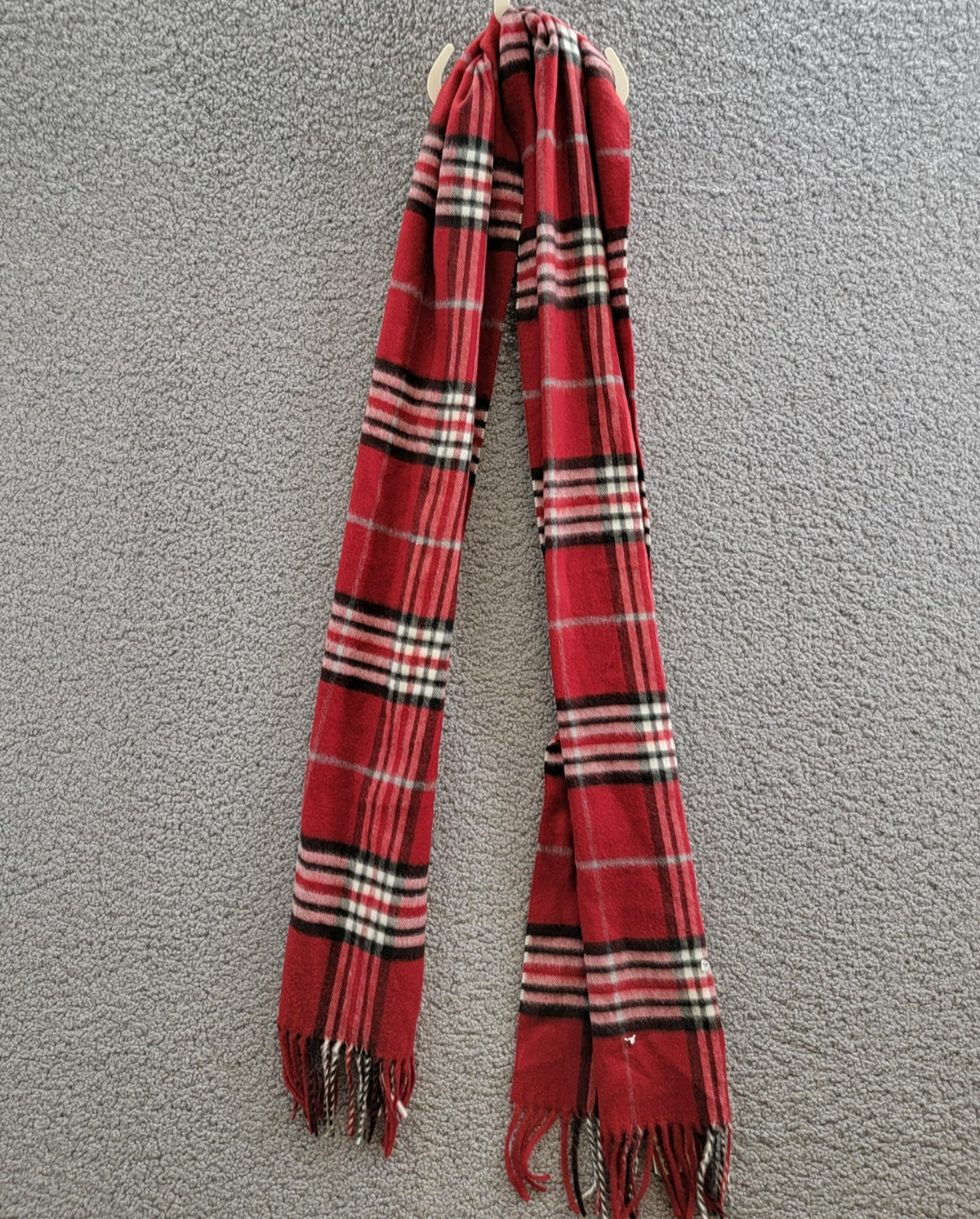 FRAAS Classic Plaid Cashmink Scarf Women's One Size True Red Fringe Edge - Picture 2 of 11