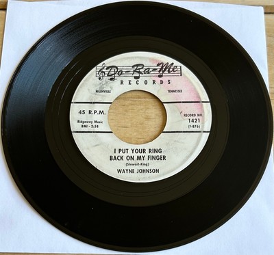 Wayne Johnson -I Put Your Ring Back On My Finer- TN Country Bopper 45 - Hear