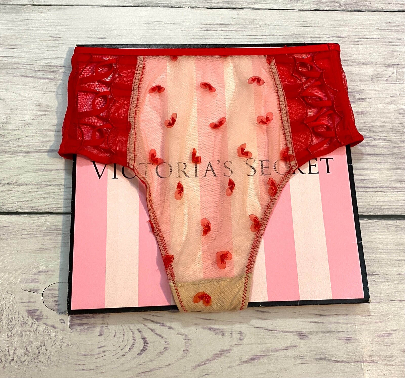 

Victorias Secret Dream Angels High Waist Thong Nude Red Heart Embroidery Details, Красный, ST 11145229