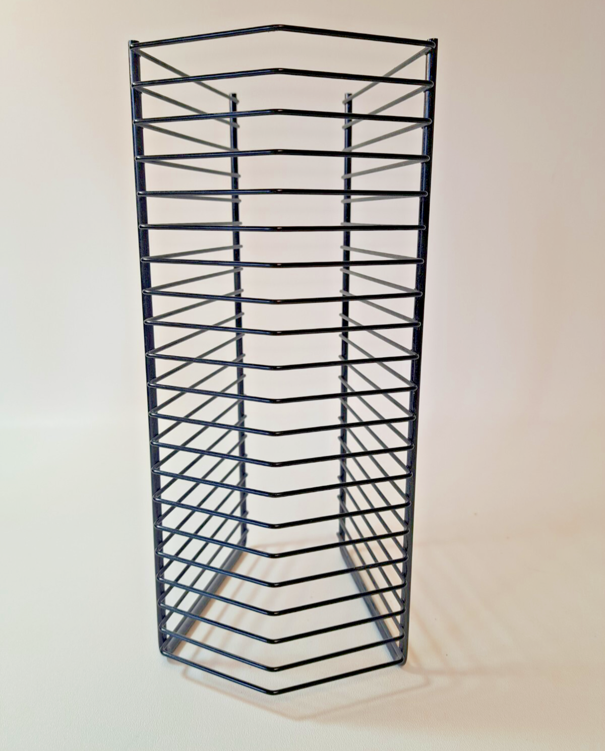 Vintage Black Metal Wire Music Storage Tower 20 CD Stand