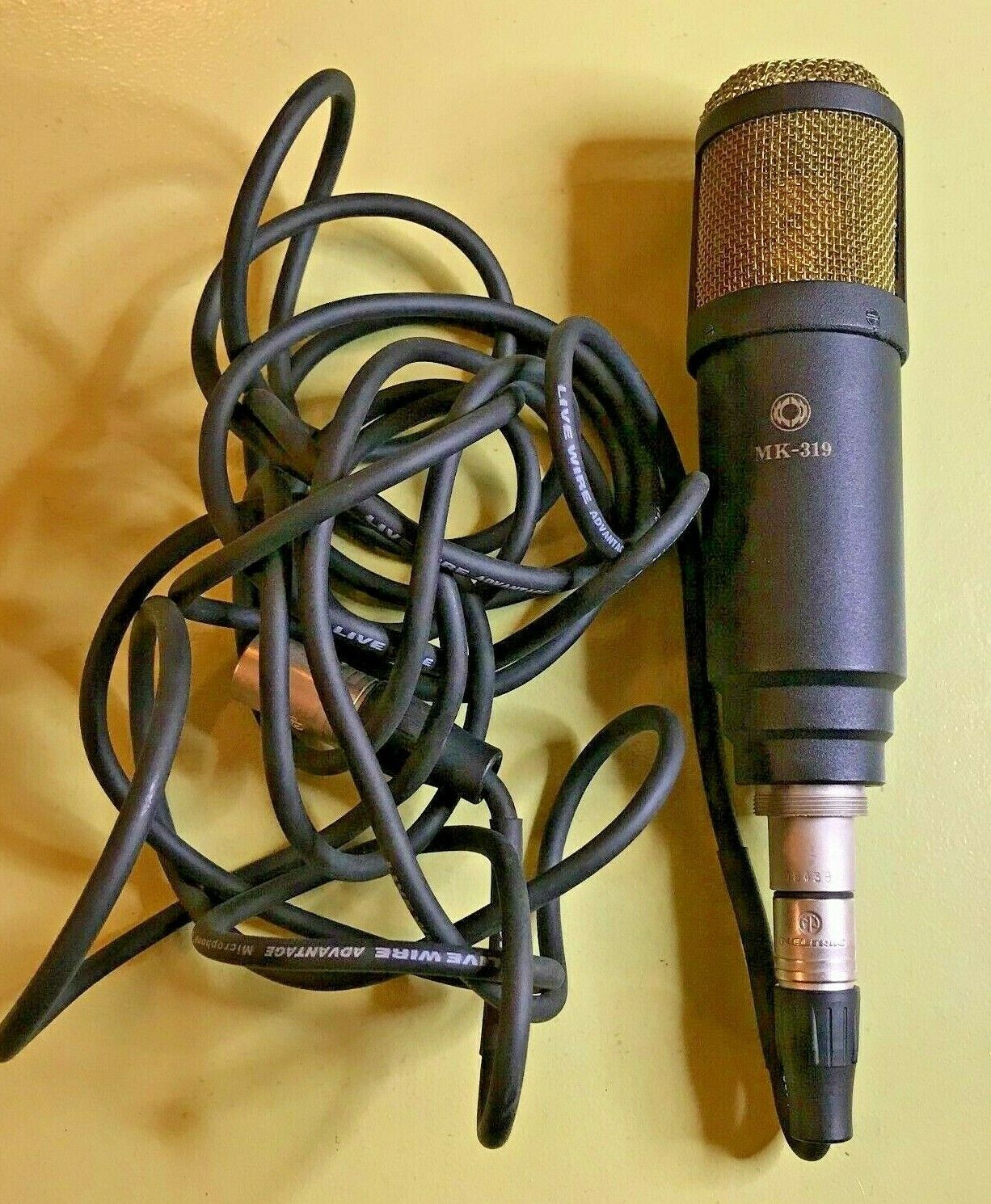 Oktava Mk 319 Large Diaphragm Condenser Microphone gold mesh Oktava Mk 319 Large Diaphragm Condenser Microphone gold mesh