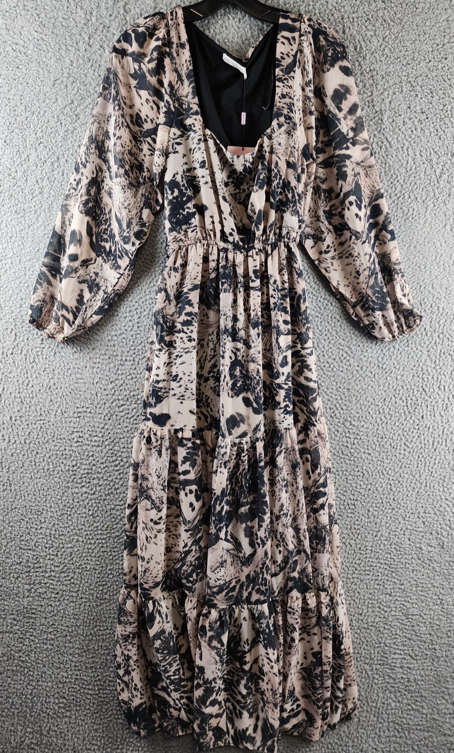 Avec Les Filles Tiered Printed Maxi Dress Women's 2 Wild Horses Square Neck L/S - Picture 2 of 16