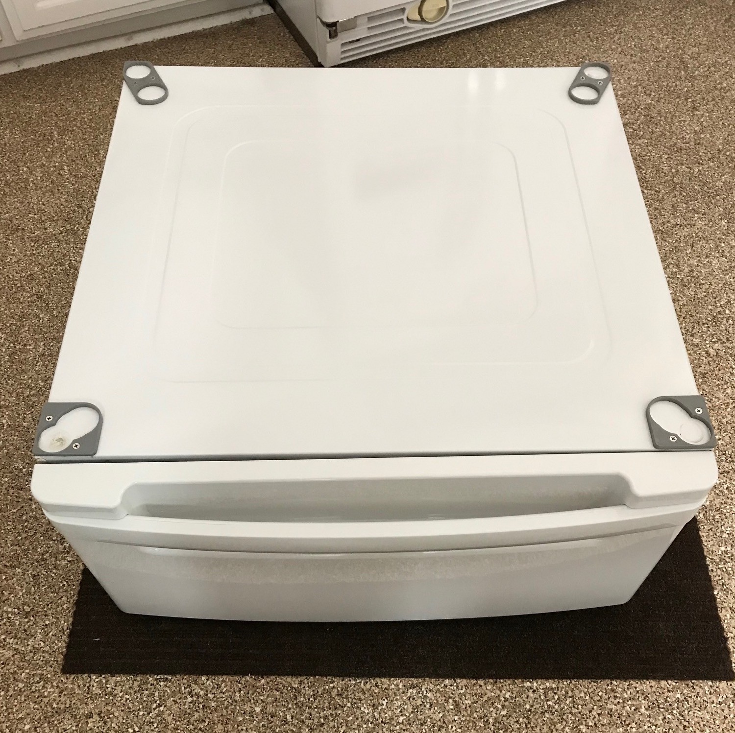 PAIR (2) LG WDP3W 27