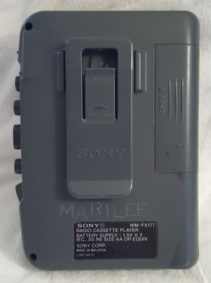 SONY WM-FX177 STEREO CASSETTE TAPE PLAYER WALKMAN AM / FM RADIO MEGA BASS WORKS