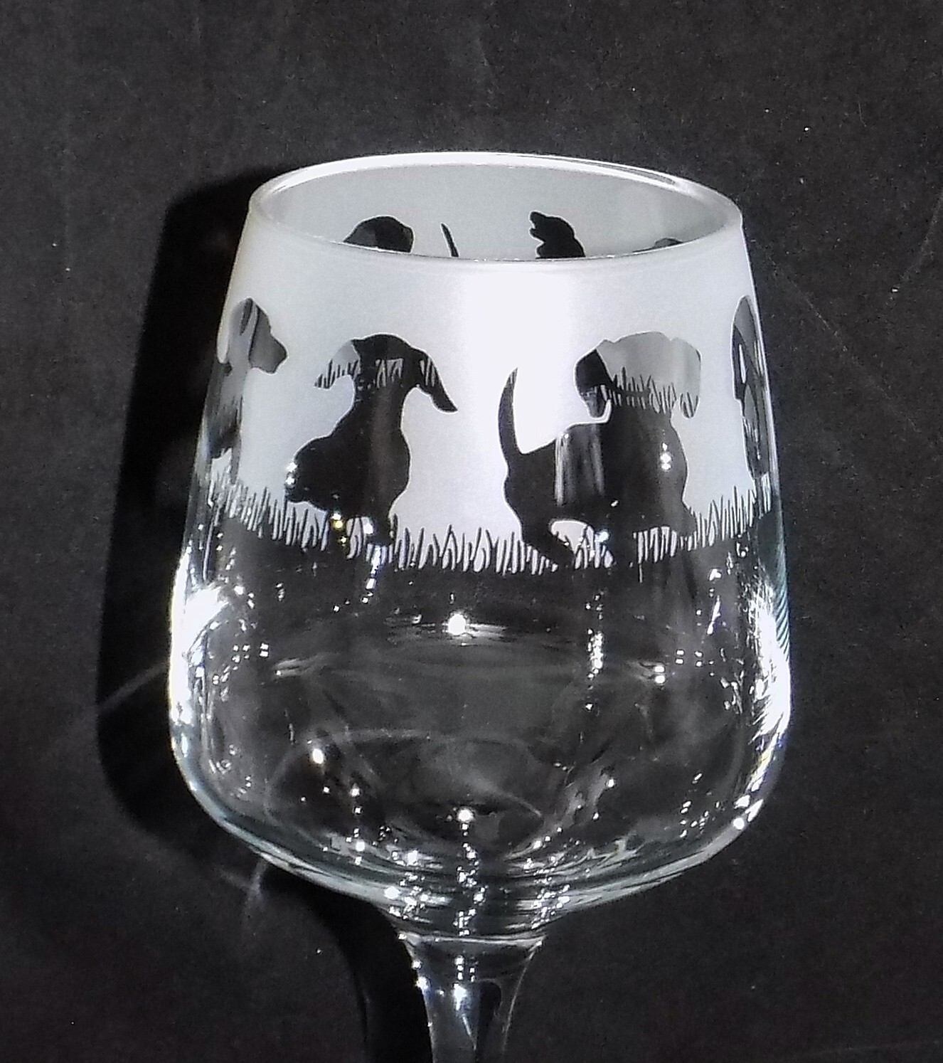 New 'DACHSHUND' Hand Etched Large Wine Glass with Gift Box - Unique Gift!
