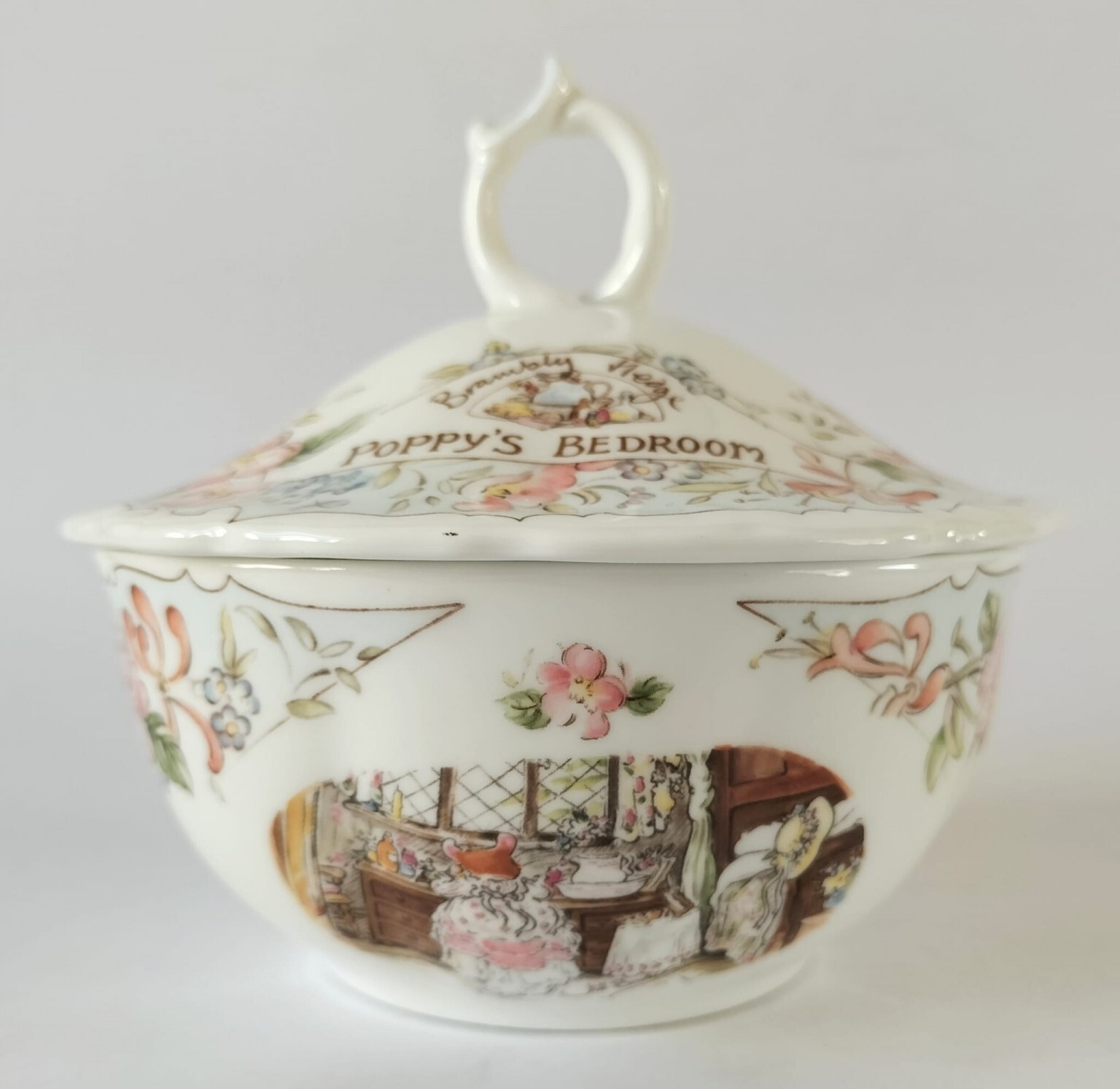 ロイヤルドルトン ブランブリーヘッジ poppy's bedroom プレート Vintage Brambly Hedge Oval Collectors Plate / Teatray
