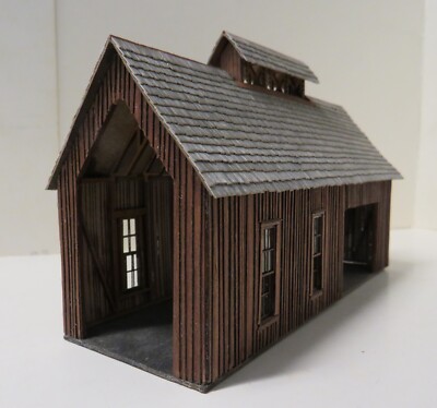 ENGINE HOUSE. ''BTS''. BUILT. WOOD. BEAUTIFULLY FINISHED. DETAILED. WEATHERED. HO